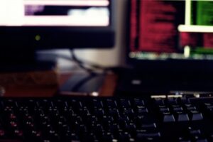 【SE】通信エンジニアの仕事内容や必須スキルは？転職を成功させるコツ