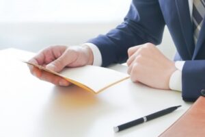 昇進すると給料が下がる？好条件・好待遇で給料が下がらない転職成功法とは