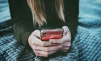 看護師が電話で直接応募するには？